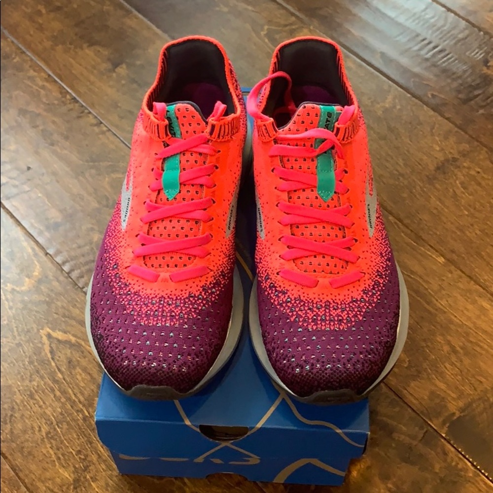 Brooks levitate 2 running shoes. Size:7